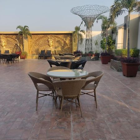 Hotel Casaya Inn Chinhat Dış mekan fotoğraf