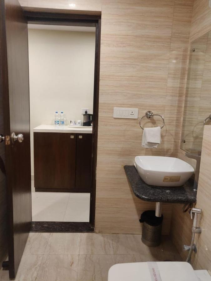 Hotel Casaya Inn Chinhat Dış mekan fotoğraf
