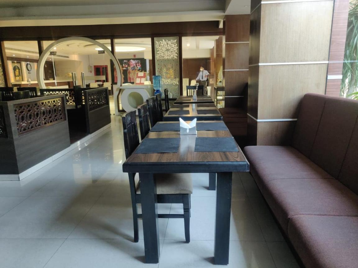 Hotel Casaya Inn Chinhat Dış mekan fotoğraf