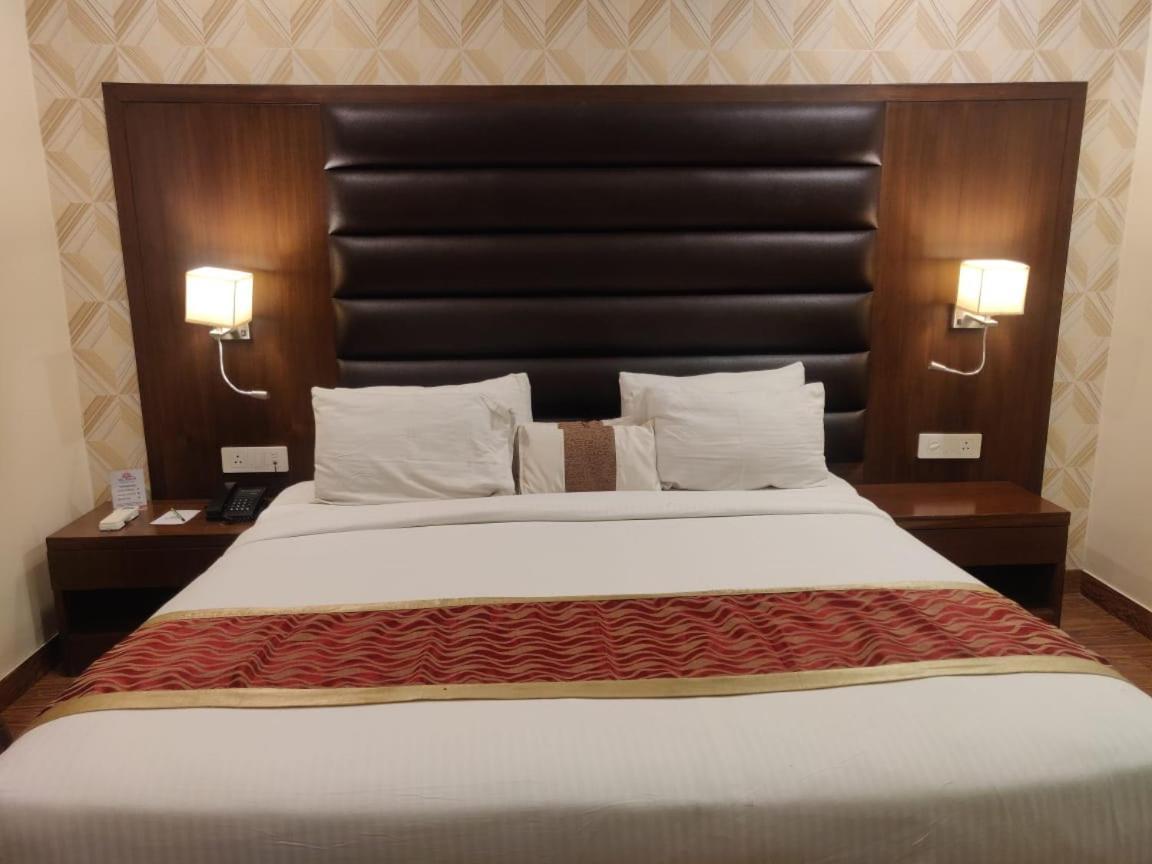 Hotel Casaya Inn Chinhat Dış mekan fotoğraf