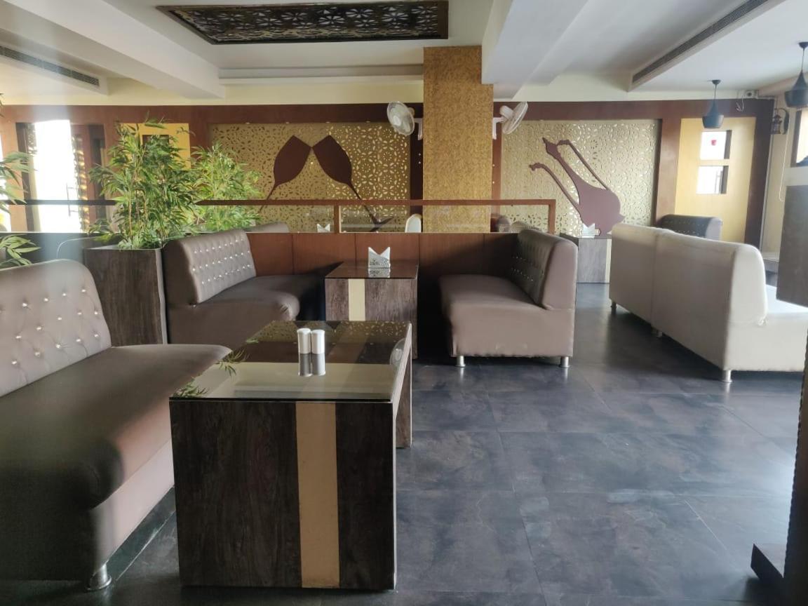 Hotel Casaya Inn Chinhat Dış mekan fotoğraf