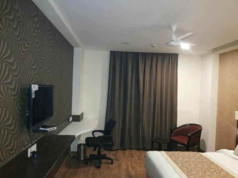 Hotel Casaya Inn Chinhat Dış mekan fotoğraf