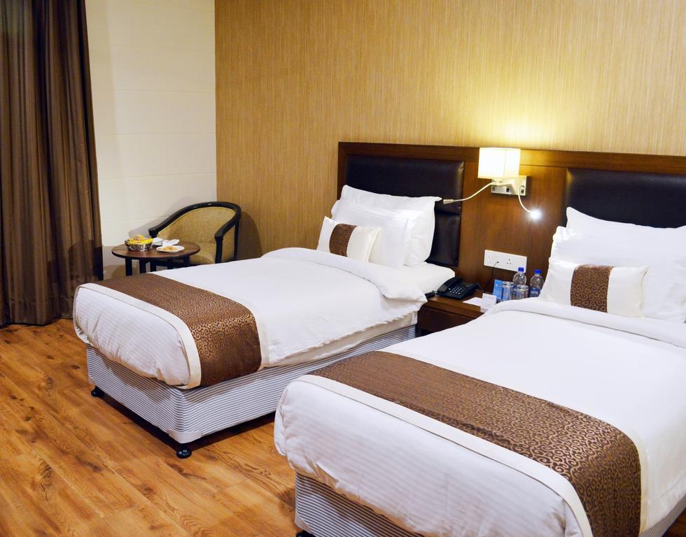 Hotel Casaya Inn Chinhat Dış mekan fotoğraf