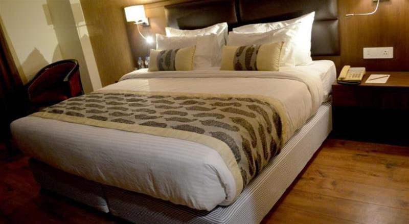 Hotel Casaya Inn Chinhat Dış mekan fotoğraf