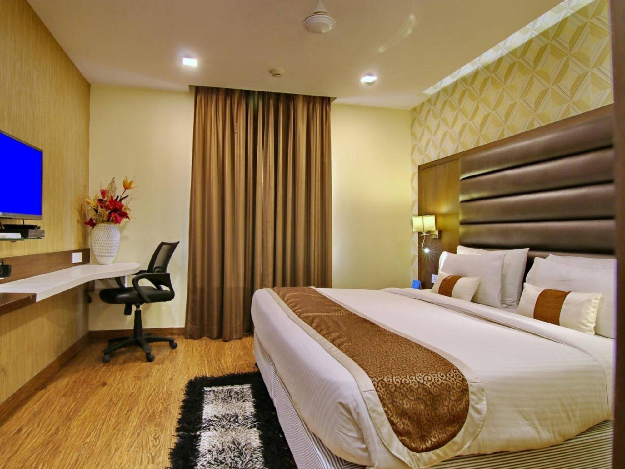 Hotel Casaya Inn Chinhat Dış mekan fotoğraf