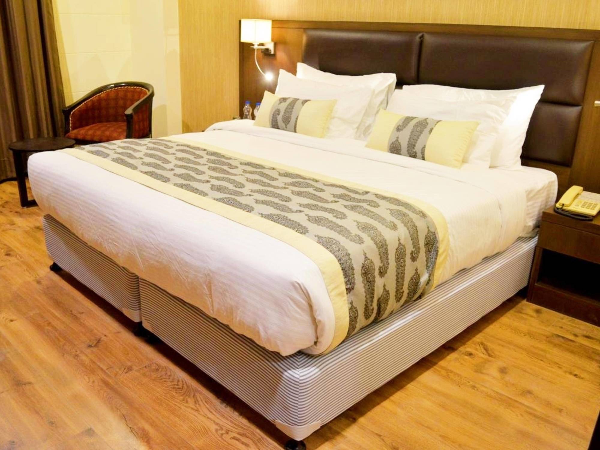 Hotel Casaya Inn Chinhat Dış mekan fotoğraf