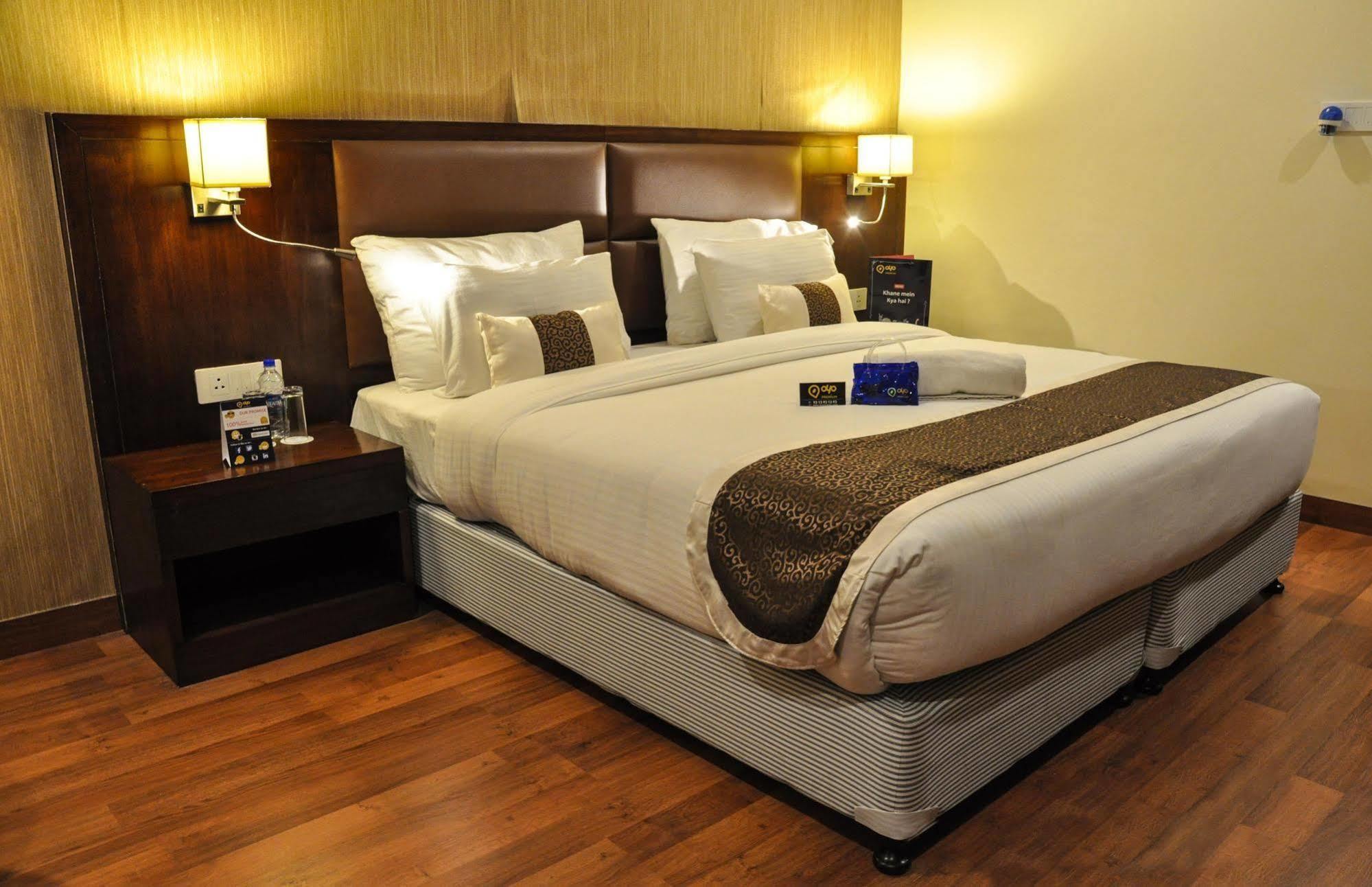 Hotel Casaya Inn Chinhat Dış mekan fotoğraf